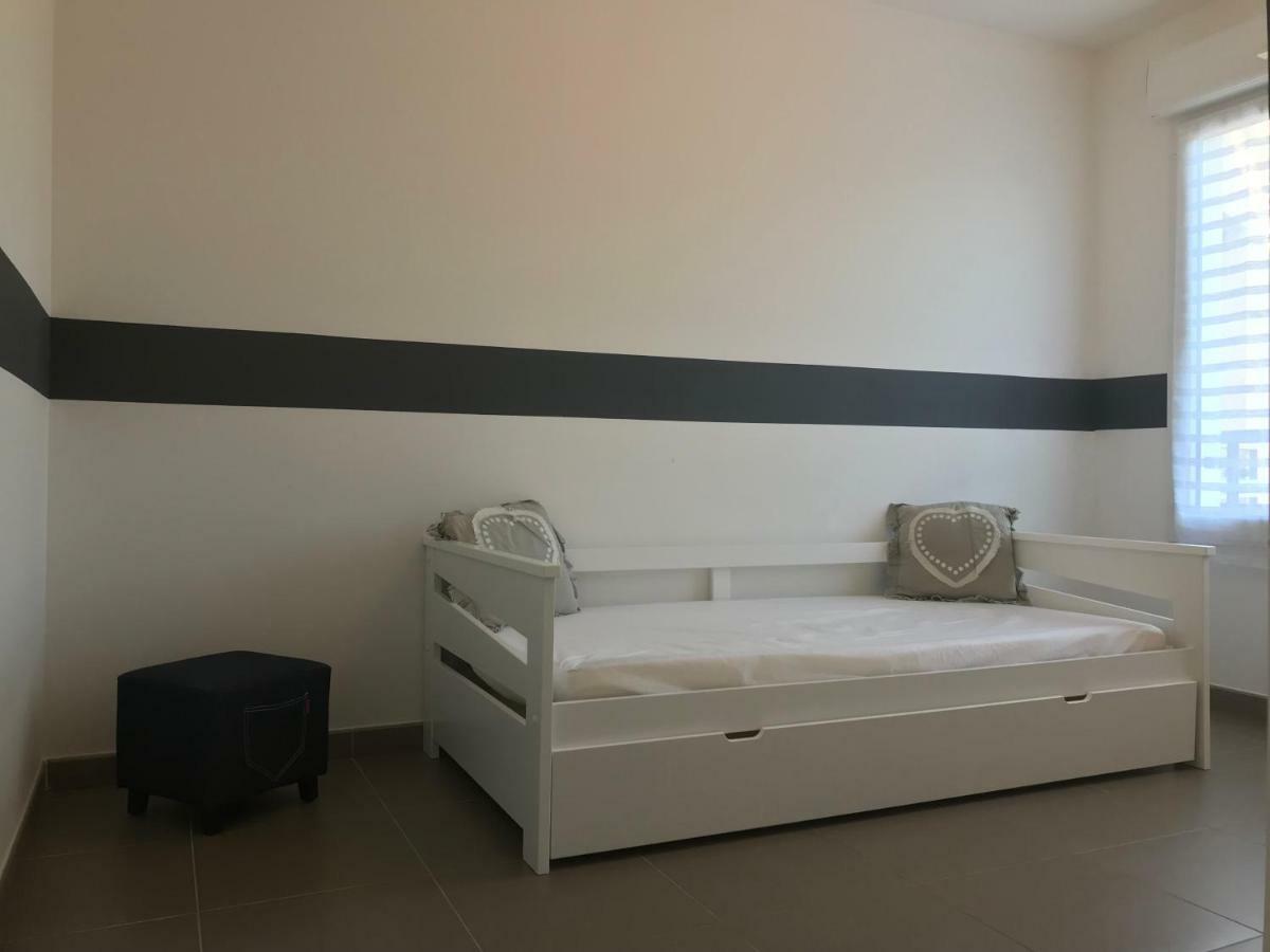 Appart' Au Port Apartment Frejus Luaran gambar