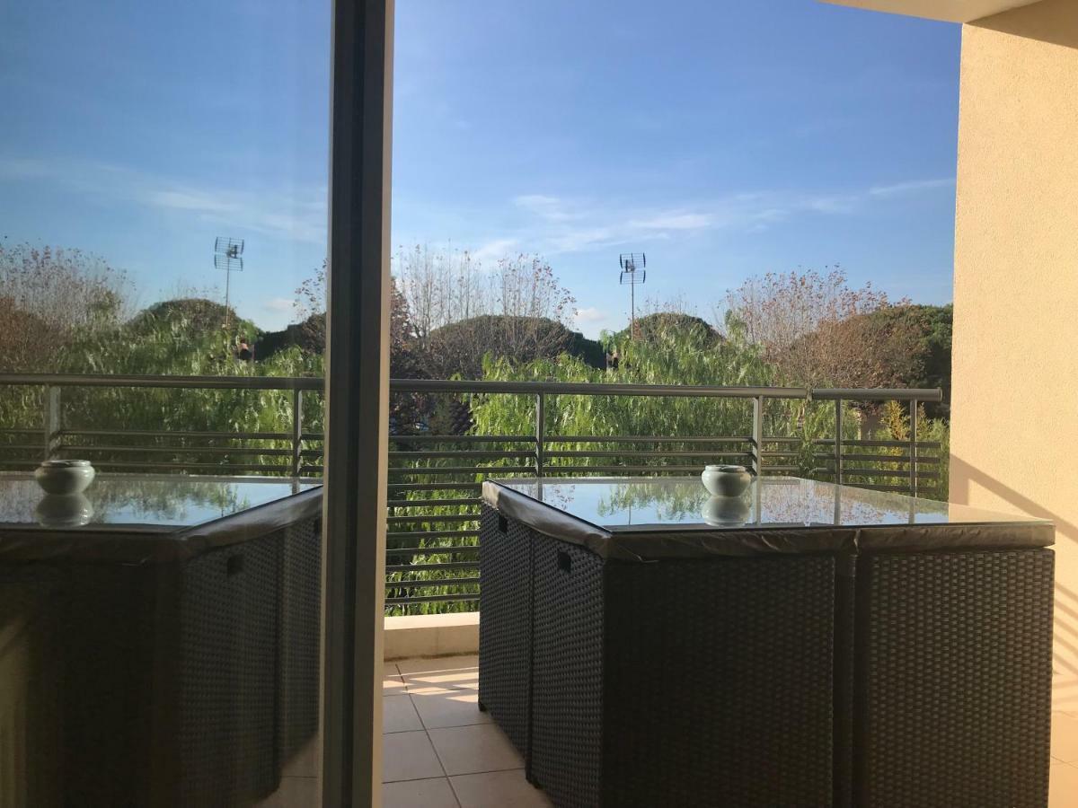 Appart' Au Port Apartment Frejus Luaran gambar